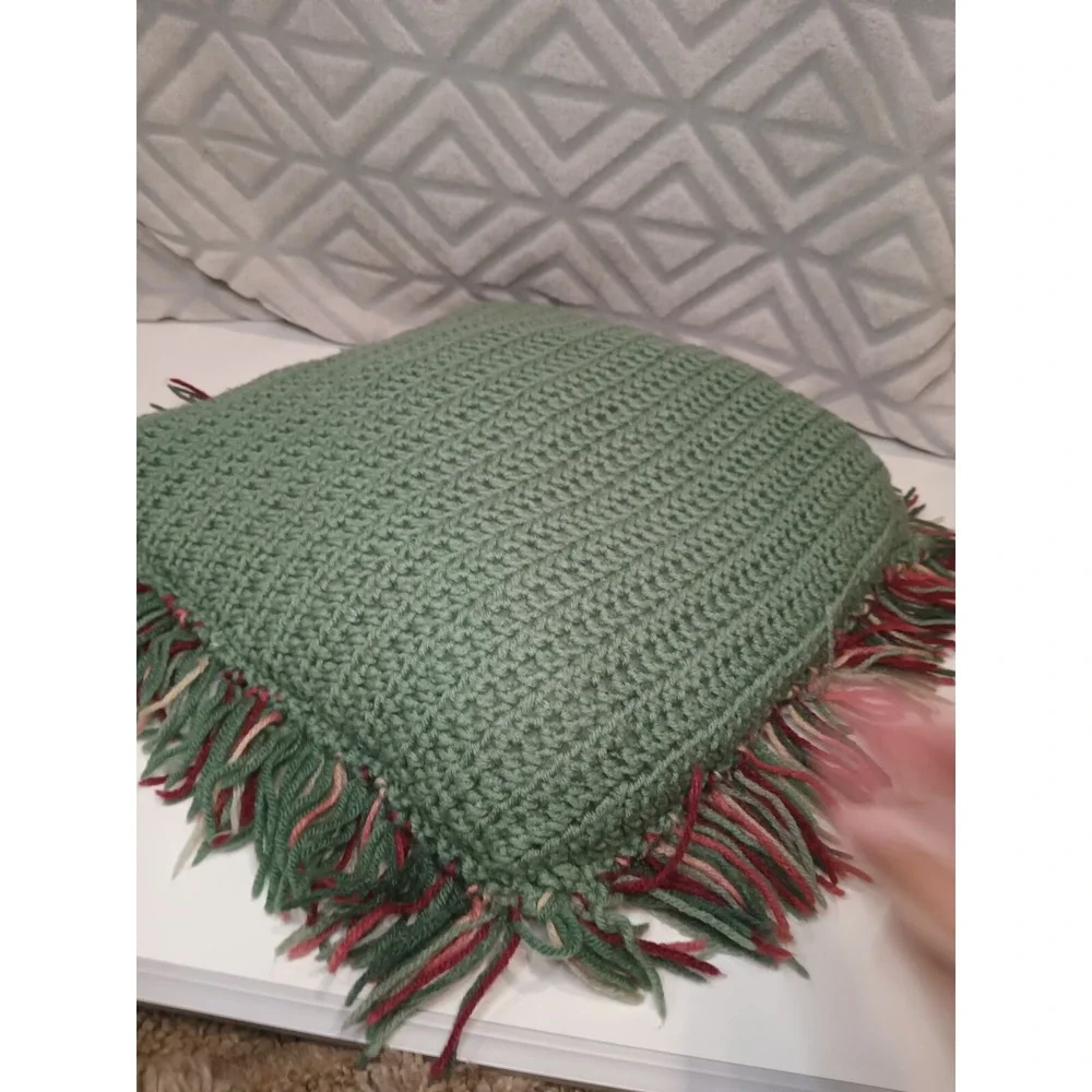 Vintage Crochet Pillow‎ Case With Pillow Unique Pattern Beautiful Colors Green